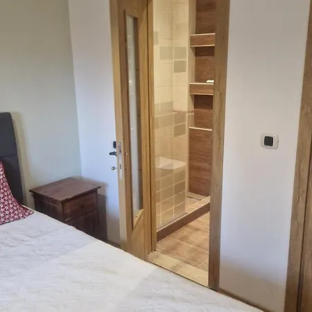 아파트 Srna Double